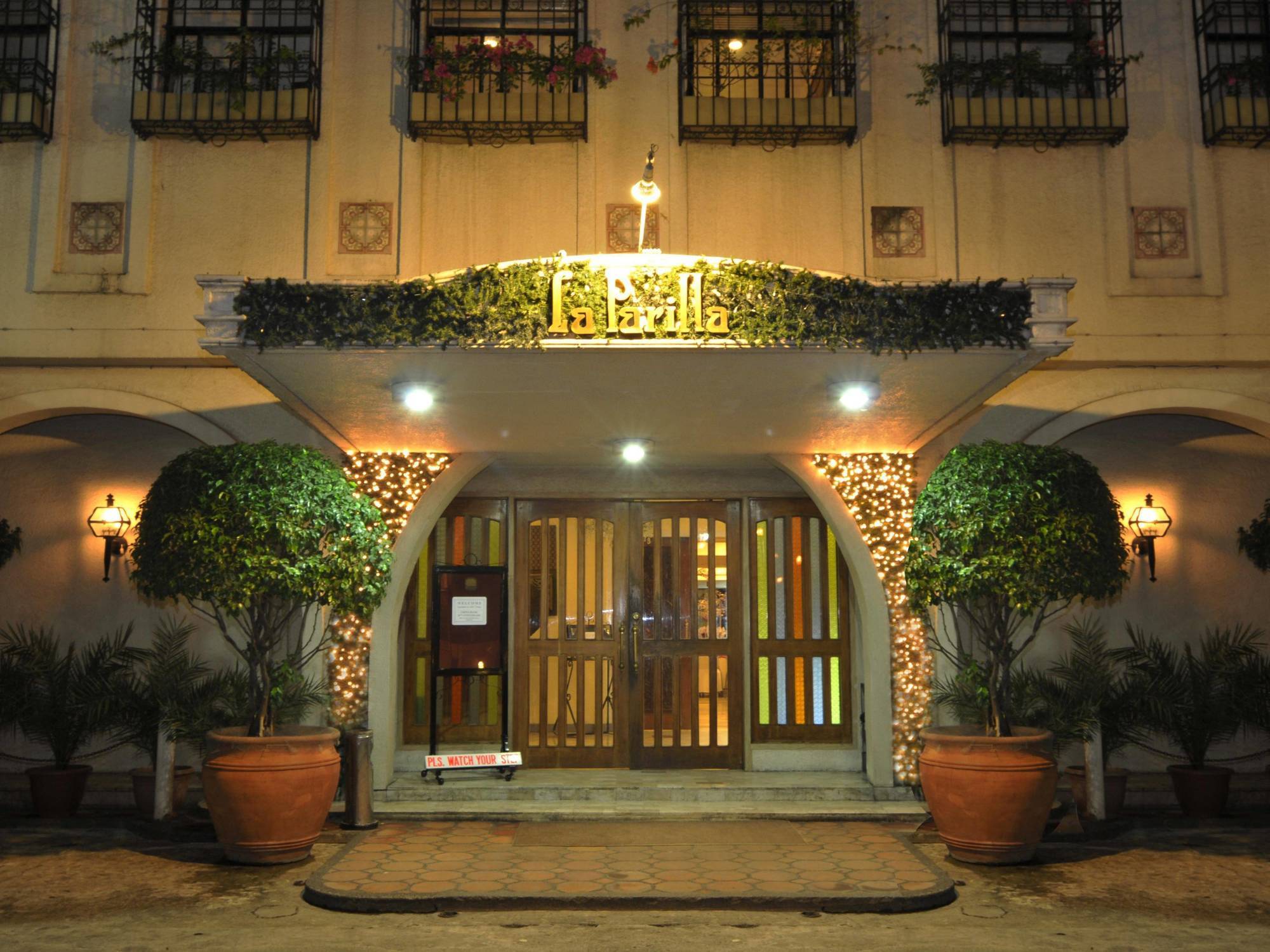 La Parilla Hotel Cabanatuan City Esterno foto